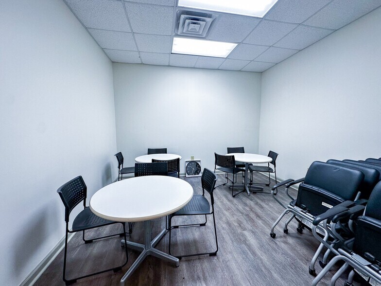 More Photos Of 3000-3002 Bob Wallace Ave SW, Huntsville Light Distribution For Sale