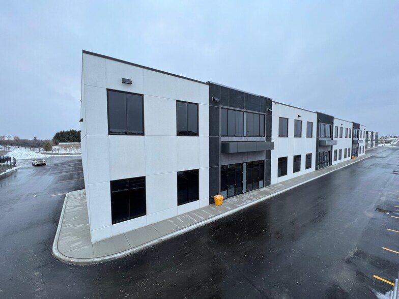 More Photos Of 45 Eric T Smith Way, Aurora Warehouse For Lease