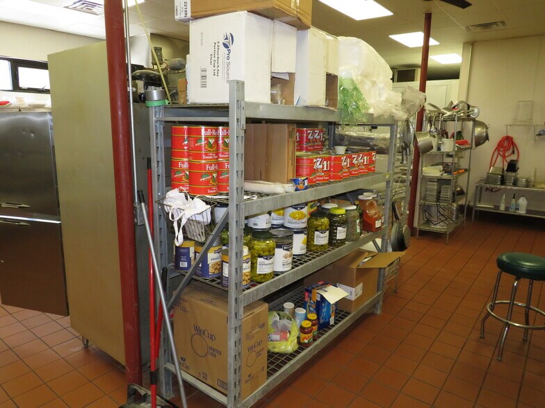 More Photos Of 403 S Main St, Wilmington Freestanding For Sale