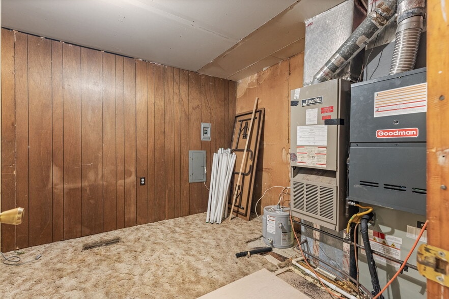 More Photos Of 215 S Bixby St, Coweta Religious Facility For Sale