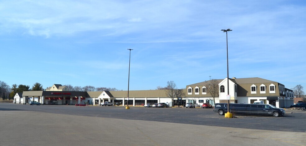 More Photos Of 3545-3575 Grand Ave, Gurnee Unknown For Lease