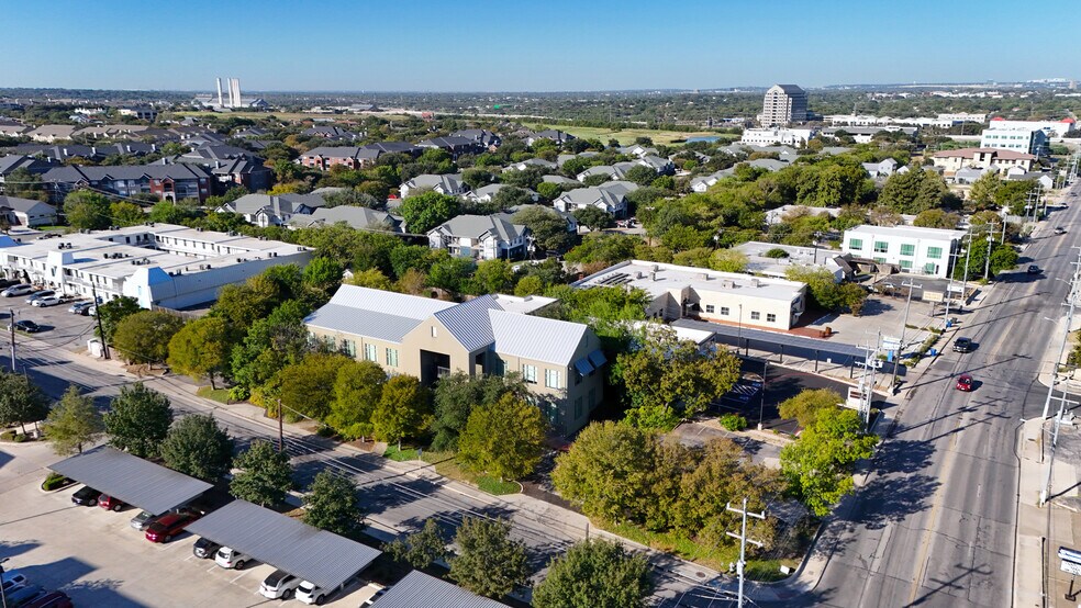 More Photos Of 242 W Sunset Rd, San Antonio Office For Sale