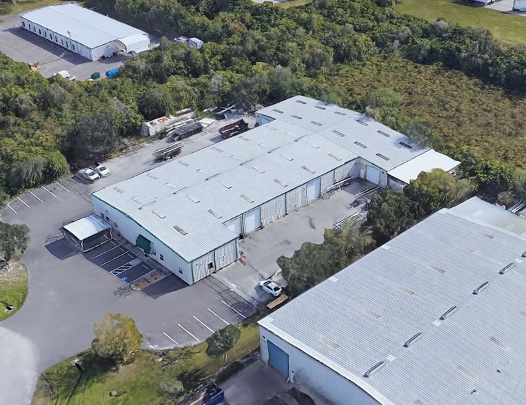More Photos Of 8813 Venture Cv, Temple Terrace Warehouse For Lease