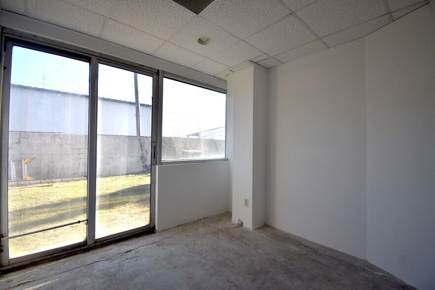 More Photos Of 775 Park Ave, Huntington Medical For Sale