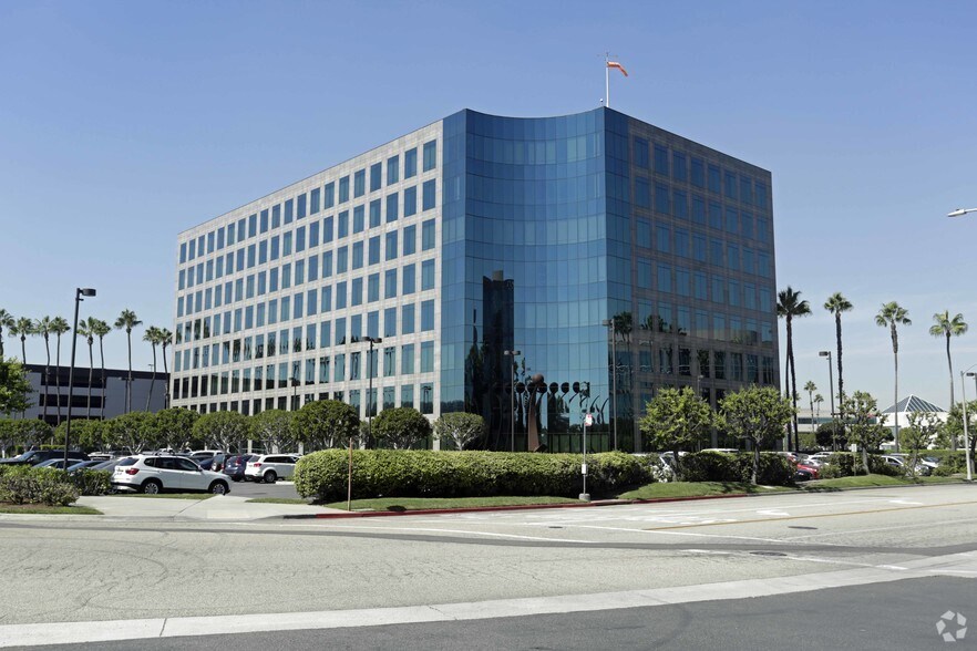 More Photos Of 3900 Kilroy Airport Way, Long Beach Unknown For Lease