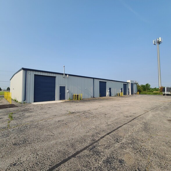 More Photos Of 426-434 Council Dr, Fort Wayne Manufacturing For Lease