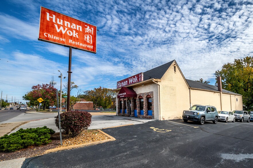 Primary Photo Of 2428 S Brentwood Blvd, Saint Louis Restaurant For Sale