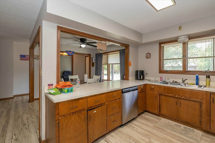 More Photos Of 714 College Dr, Anderson Apartments For Sale