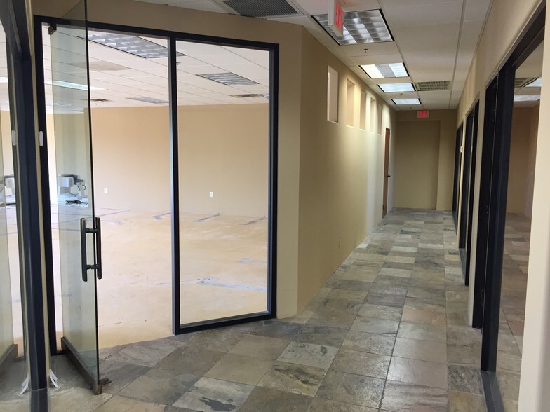 More Photos Of 10465 E Pinnacle Peak Pky, Scottsdale Medical For Lease