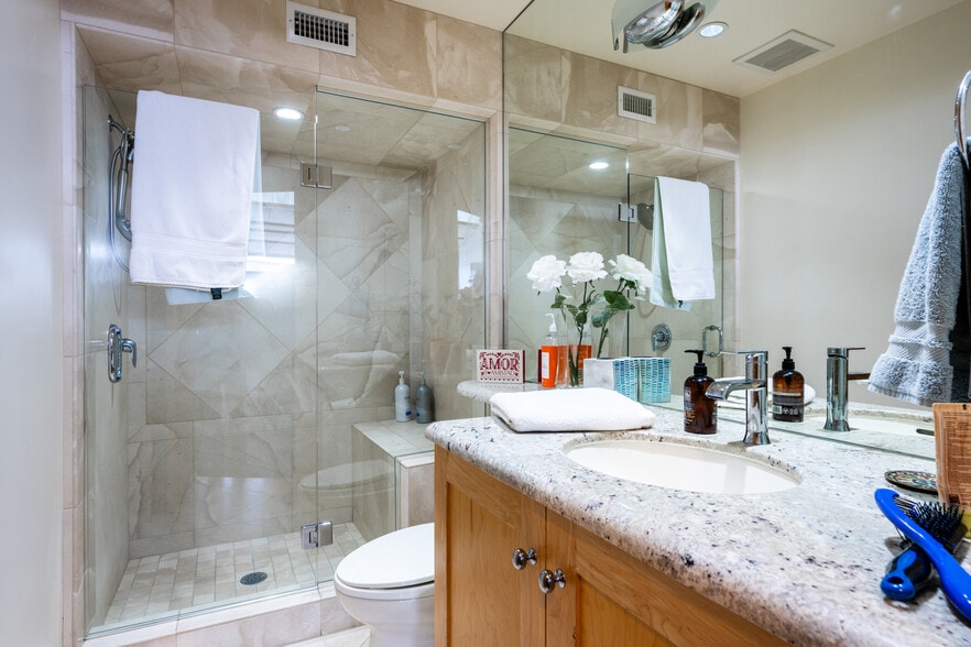 More Photos Of 3753 Montgomery Drive, San Diego Airplane Hangar For Sale