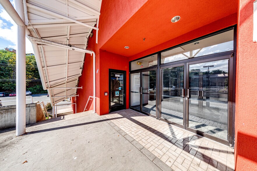 More Photos Of 228 W 1st St, Port Angeles General Retail For Sale