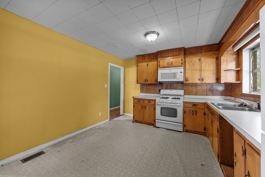 More Photos Of 1085 Old US 421, Lillington Industrial For Sale