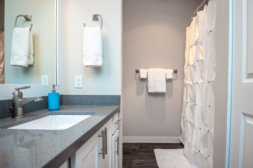 More Photos Of 1500 NE 15th Ave, Portland Apartments For Lease