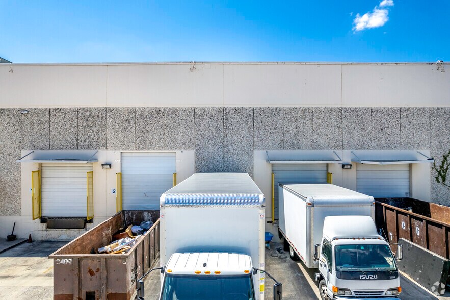 More Photos Of 4311 Director Dr, San Antonio Warehouse For Lease