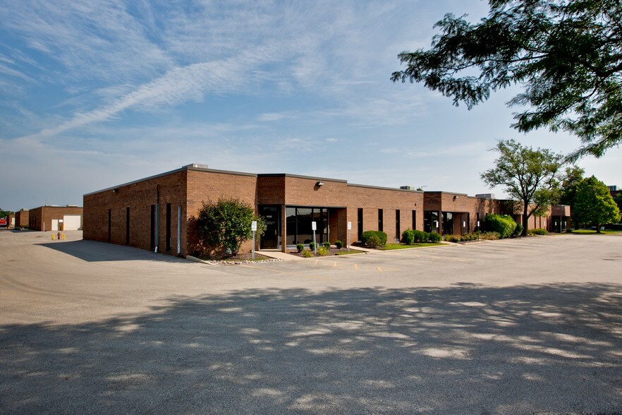 More Photos Of 1050-1098 N Tower Ln, Bensenville Flex For Lease