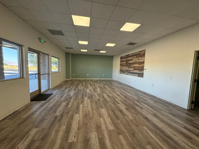 More Photos Of 872 Cottonwood Ln, Fernley Flex For Lease