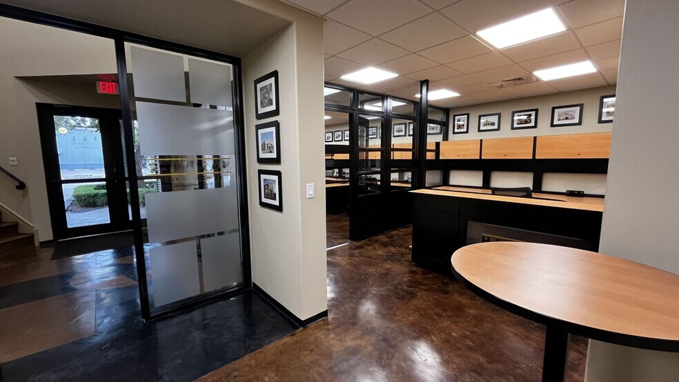 More Photos Of 2503 South Blvd, Houston Office For Sale
