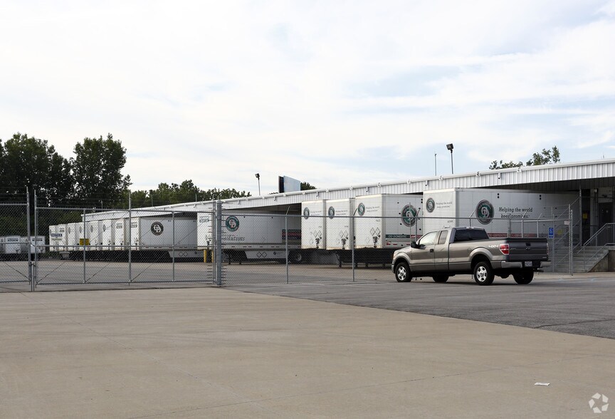 More Photos Of 5902 Stickney Ave, Toledo Truck Terminal For Sale