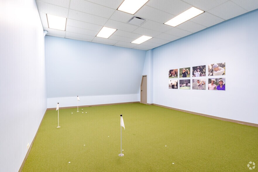 More Photos Of 2700 S River Rd, Des Plaines Office For Lease