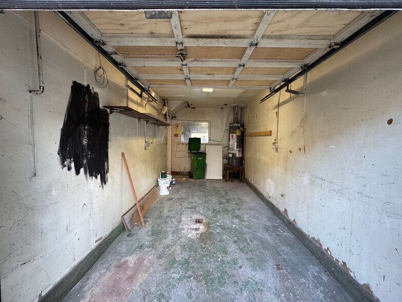 More Photos Of 1551-1555 Clement St, San Francisco Storefront Retail Residential For Lease