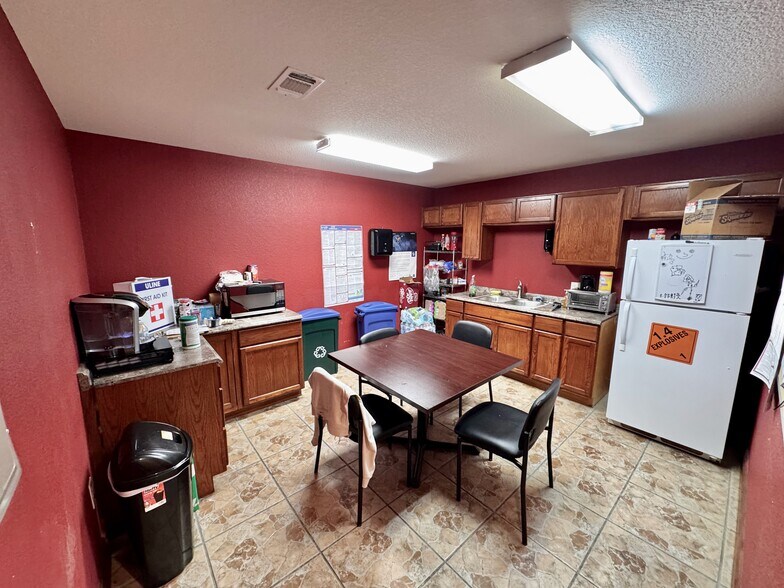 More Photos Of 224 Zander Ln, Pleasanton Warehouse For Sale