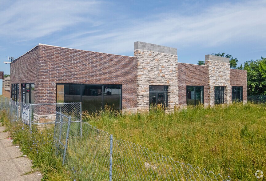 More Photos Of 12730 W 7 Mile Rd, Detroit Freestanding For Sale