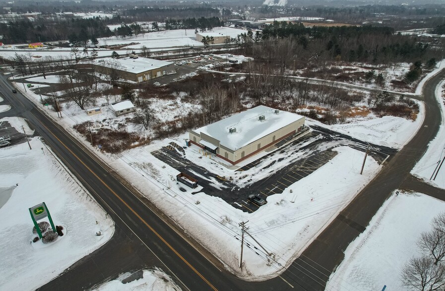 More Photos Of 211 Center Rd, Fairfield Freestanding For Sale