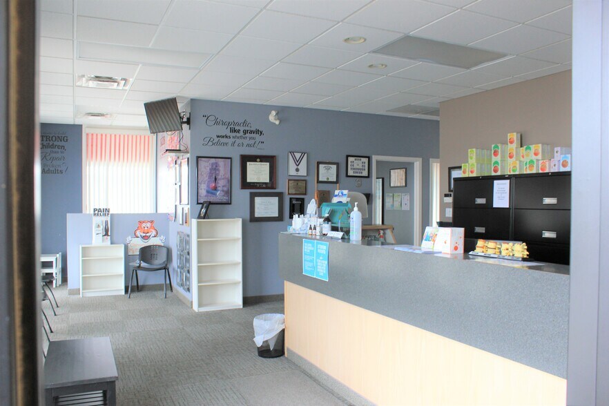 More Photos Of 1290 Trans Canada Way SE, Medicine Hat Office For Lease