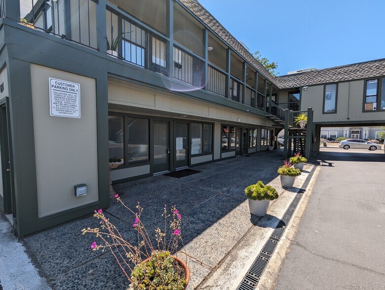 More Photos Of 608 Main St, Pleasanton Storefront Retail Office For Lease