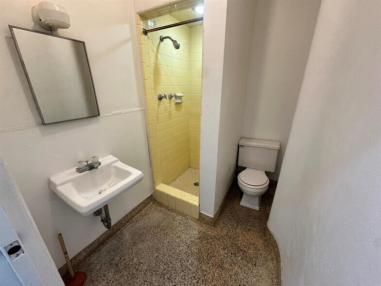 More Photos Of 24-26 S Galena Ave, Freeport Apartments For Sale