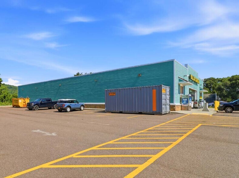 More Photos Of 8569 Main St, Campbell Freestanding For Sale