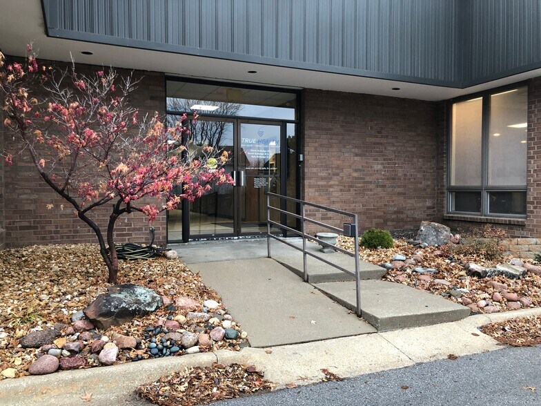 More Photos Of 11879 W 112th St, Overland Park Medical For Lease