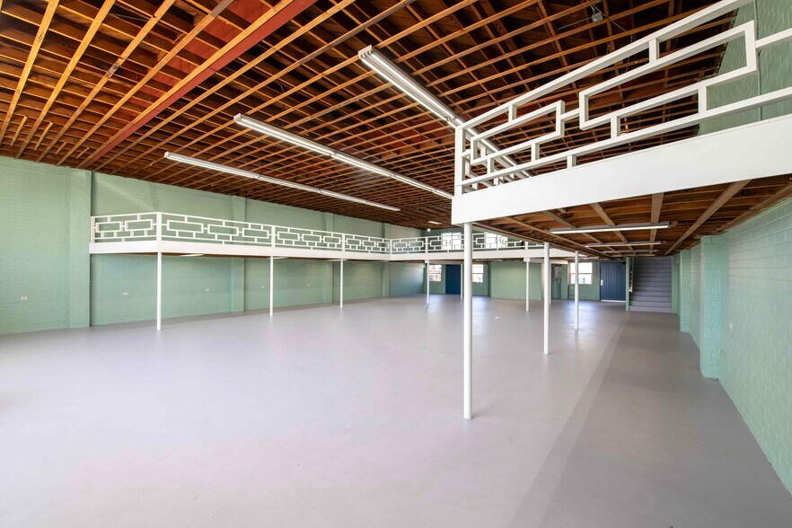 More Photos Of 951 S La Brea Ave, Inglewood Storefront For Sale