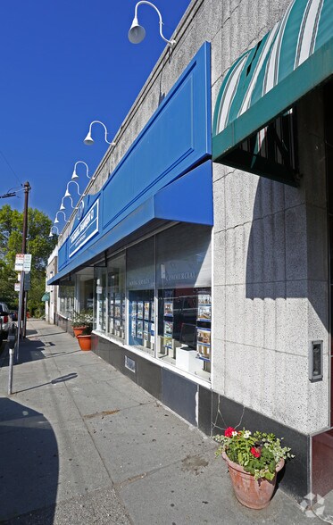 More Photos Of 171 Huron Ave, Cambridge Storefront Retail Office For Lease