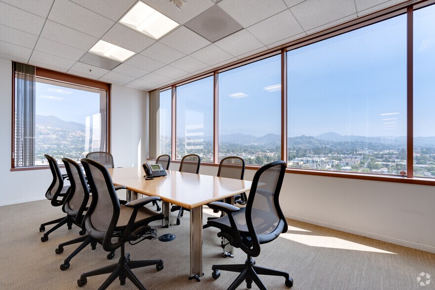 More Photos Of 550 N Brand Blvd, Glendale Office For Lease