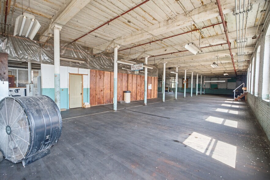 More Photos Of 59 Foundry St, Central Falls Manufacturing For Sale