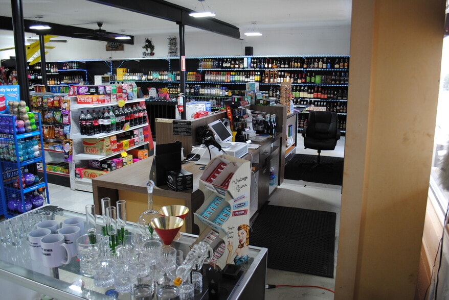 More Photos Of 810 HWY 93, Jackpot Convenience Store For Sale