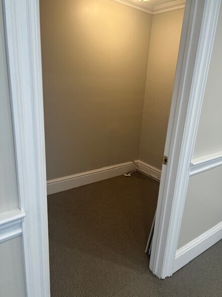 More Photos Of 64R Main St, New Canaan Office For Lease