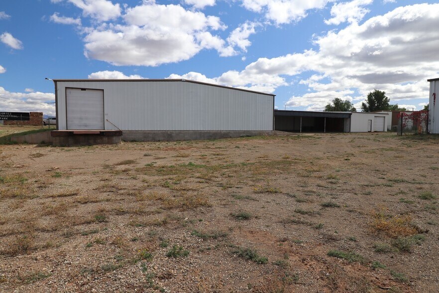 More Photos Of 2009 Industrial Road, Cortez Warehouse For Lease