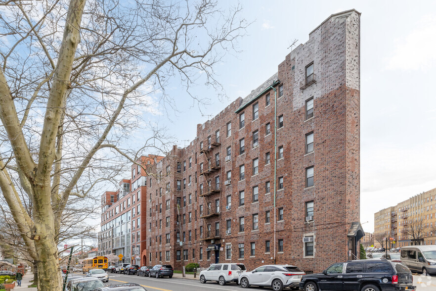 Primary Photo Of 2424 Kings Hwy, Brooklyn Apartments For Lease