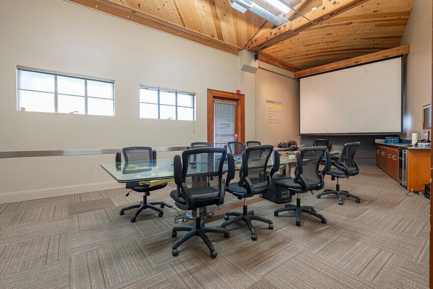 More Photos Of 1714 Broadway St, Vancouver Auto Repair For Lease