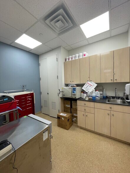 More Photos Of 101 Broadway, Brooklyn Office For Lease