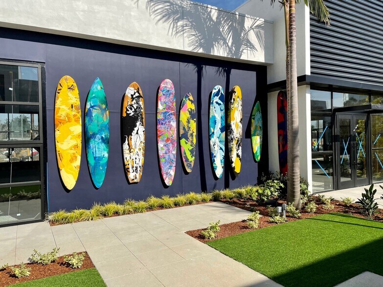 More Photos Of 990 W 190th St, Torrance Office For Lease