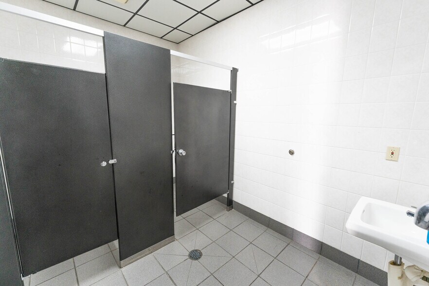 More Photos Of 1088 S University St, Mount Pleasant Restaurant For Lease