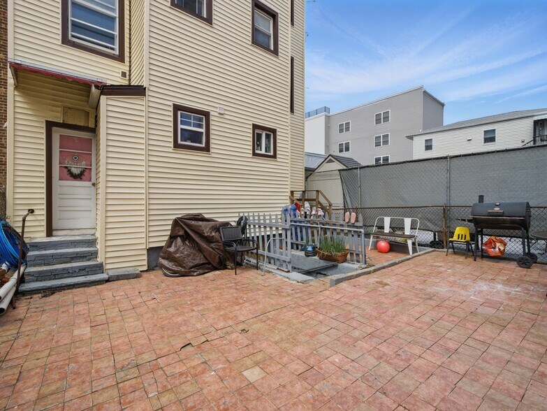 More Photos Of 904 Bergenline Ave, Union City Apartments For Sale