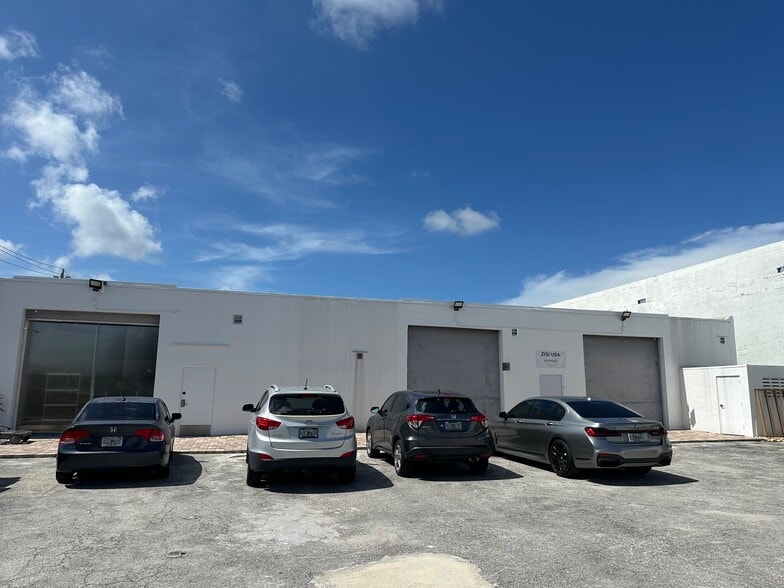 More Photos Of 1820 NE 146th St, Miami Manufacturing For Lease