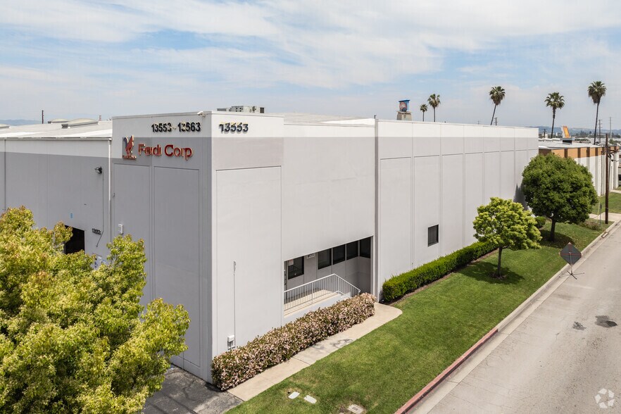 More Photos Of 13553-13563 Alondra Blvd, Santa Fe Springs Distribution For Lease