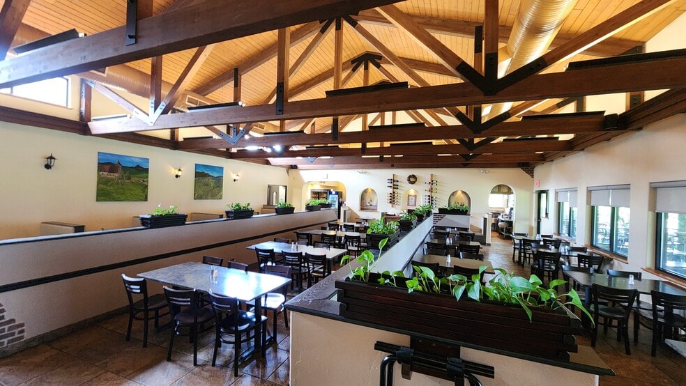 More Photos Of 6 Radcliffe Dr, Moosic Restaurant For Sale