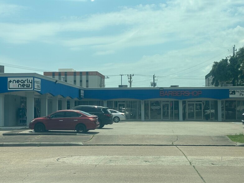 Primary Photo Of 18018-18030 Nassau Bay Dr, Houston Freestanding For Lease