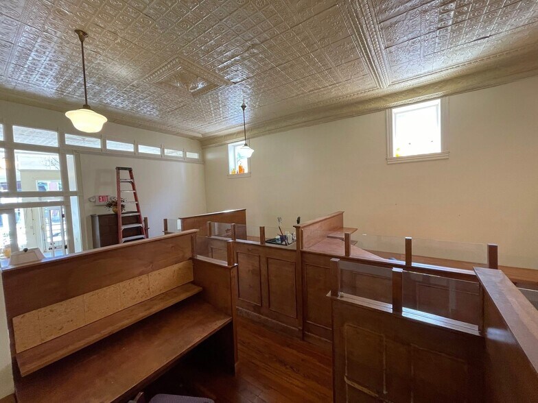 More Photos Of 301 Washington St W, Charleston Office For Lease